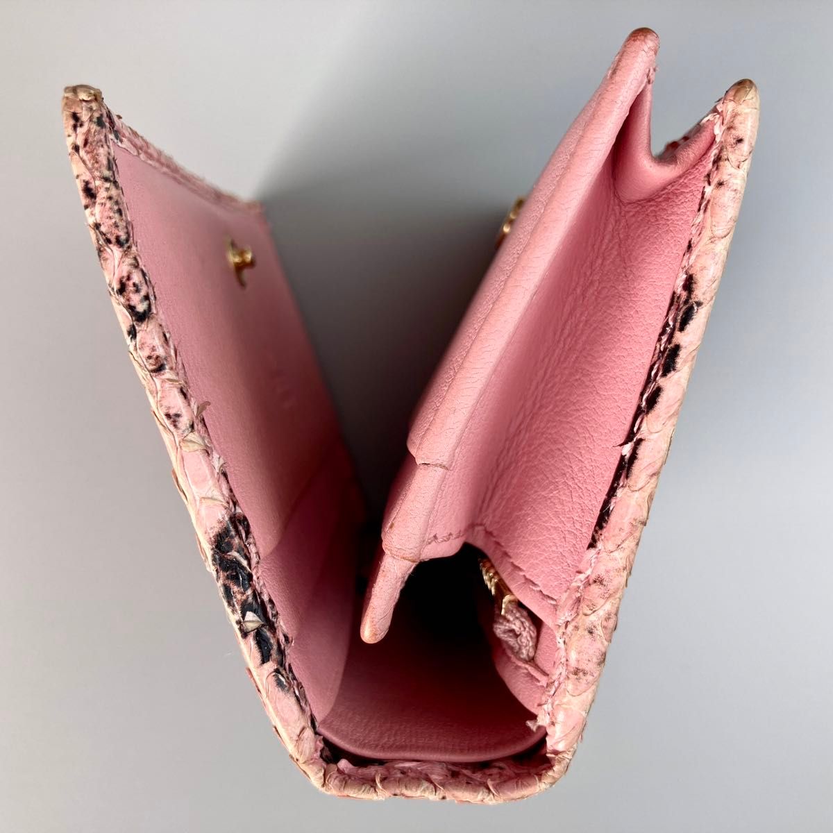 希少 GUCCI グッチ 二つ折り財布 GGマーモント パイソン 小型 希少 GUCCI グッチ 二つ折り財布 GGマーモント パイソン 小型