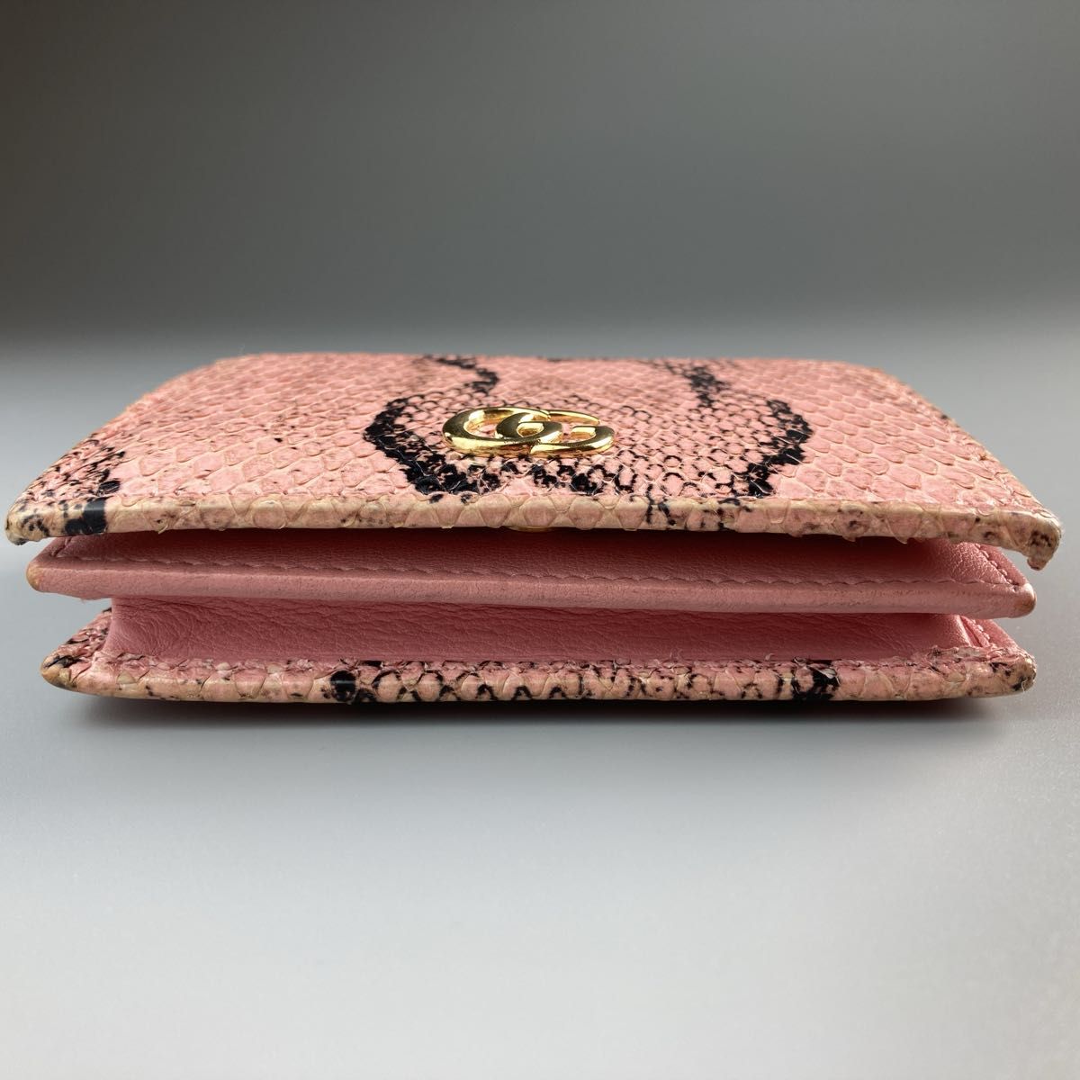 希少 GUCCI グッチ 二つ折り財布 GGマーモント パイソン 小型 希少 GUCCI グッチ 二つ折り財布 GGマーモント パイソン 小型