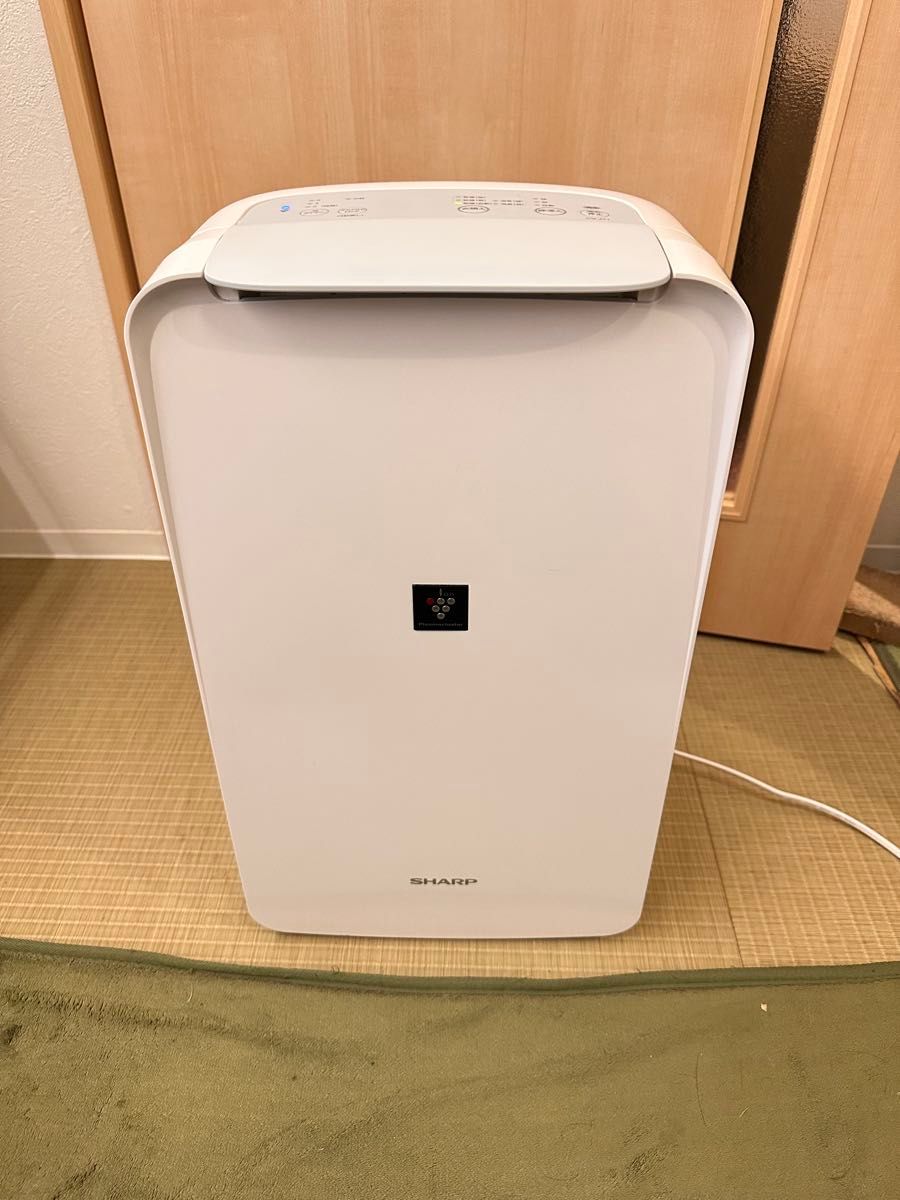 美品 シャープ 衣類乾燥 除湿機 CV-J71 W ホワイト プラズマ 美品 シャープ 衣類乾燥 除湿機 CV-J71 W ホワイト プラズマ