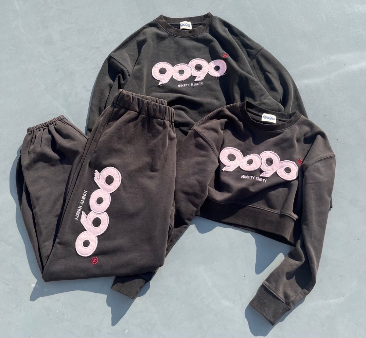 9090 OG Logo Patched セットアップ チャコールピンク|Yahoo 9090 OG Logo Patched セットアップ チャコールピンク|Yahoo