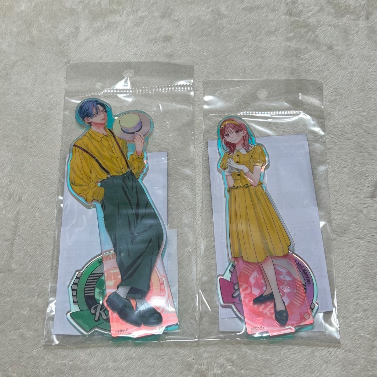 春の嵐とモンスター ミユキ蜜蜂 オーロラアクリルスタンド 天峰 春の嵐とモンスター ミユキ蜜蜂 オーロラアクリルスタンド 天峰