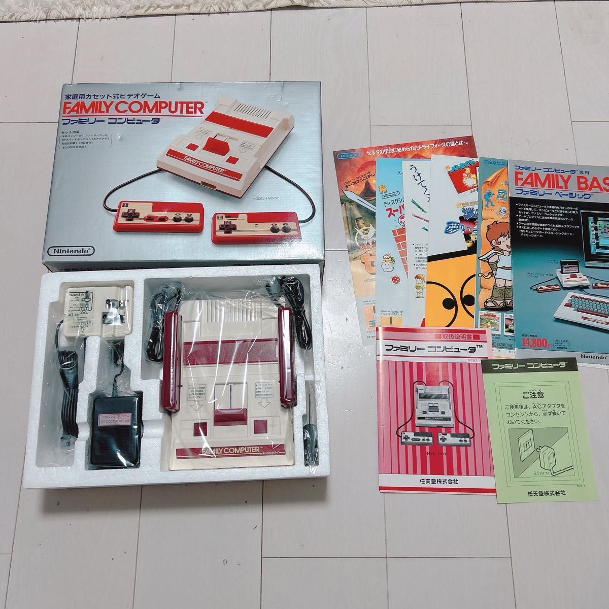 新品 任天堂 ファミリーコンピュータ 当時品 ファミコン 昭和 新品 任天堂 ファミリーコンピュータ 当時品 ファミコン 昭和