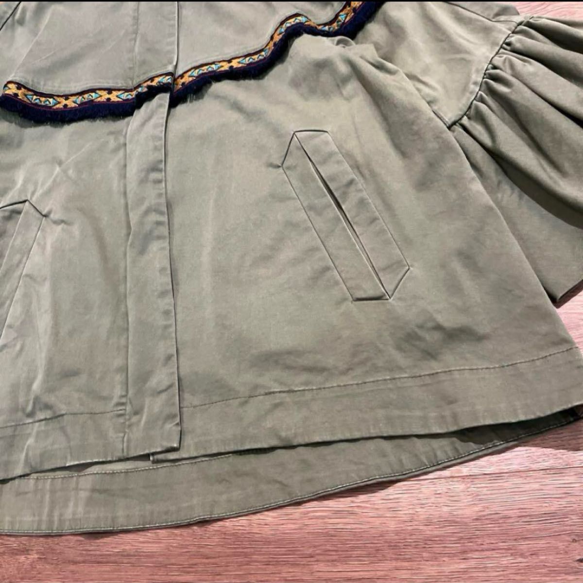 ZARA BASIC 袖フレアノーカラーミリタリージャケット フリンジ ZARA BASIC 袖フレアノーカラーミリタリージャケット フリンジ