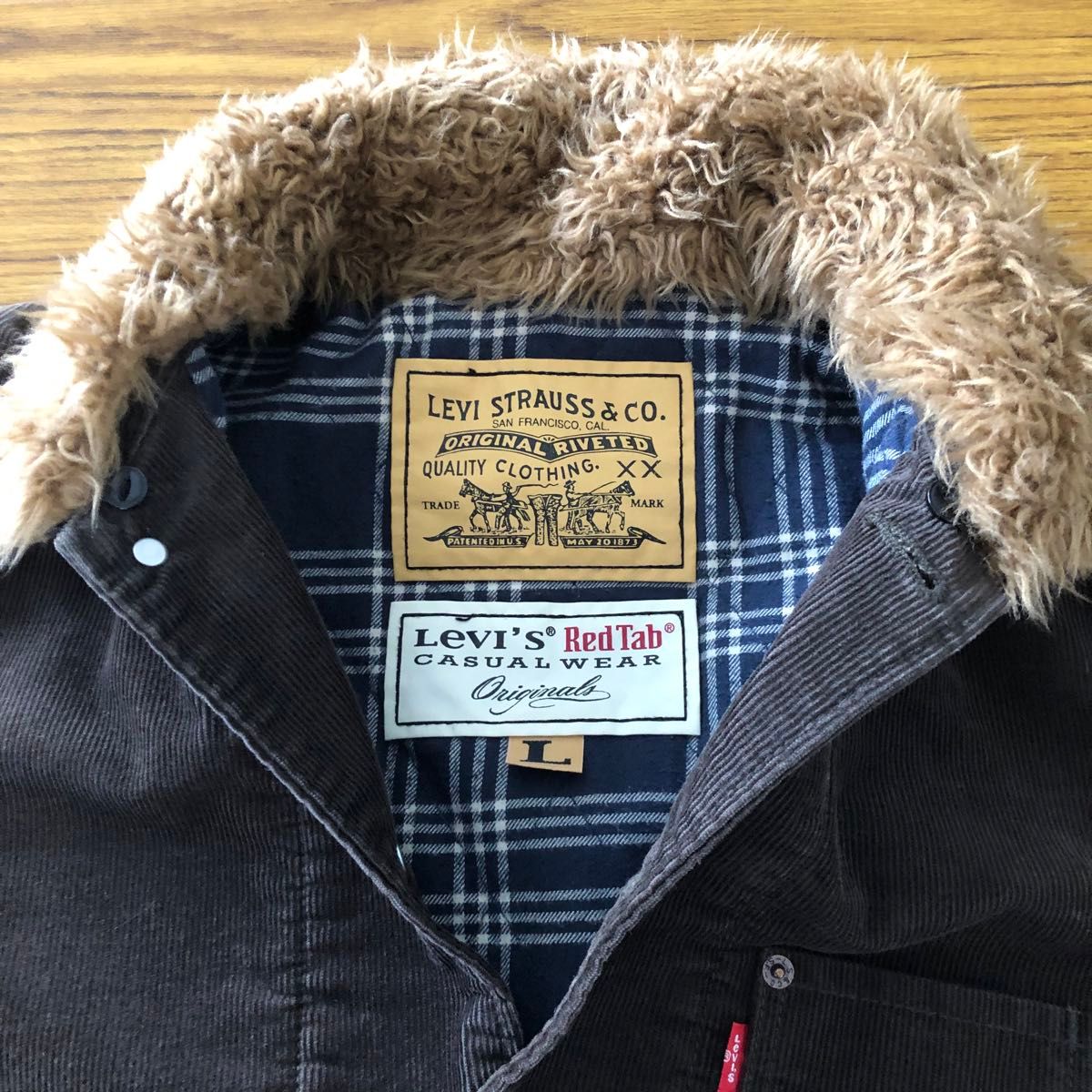 美品》Levi's リーバイス コーデュロイ ジャケット 襟ボア着脱可 美品》Levi's リーバイス コーデュロイ ジャケット 襟ボア着脱可