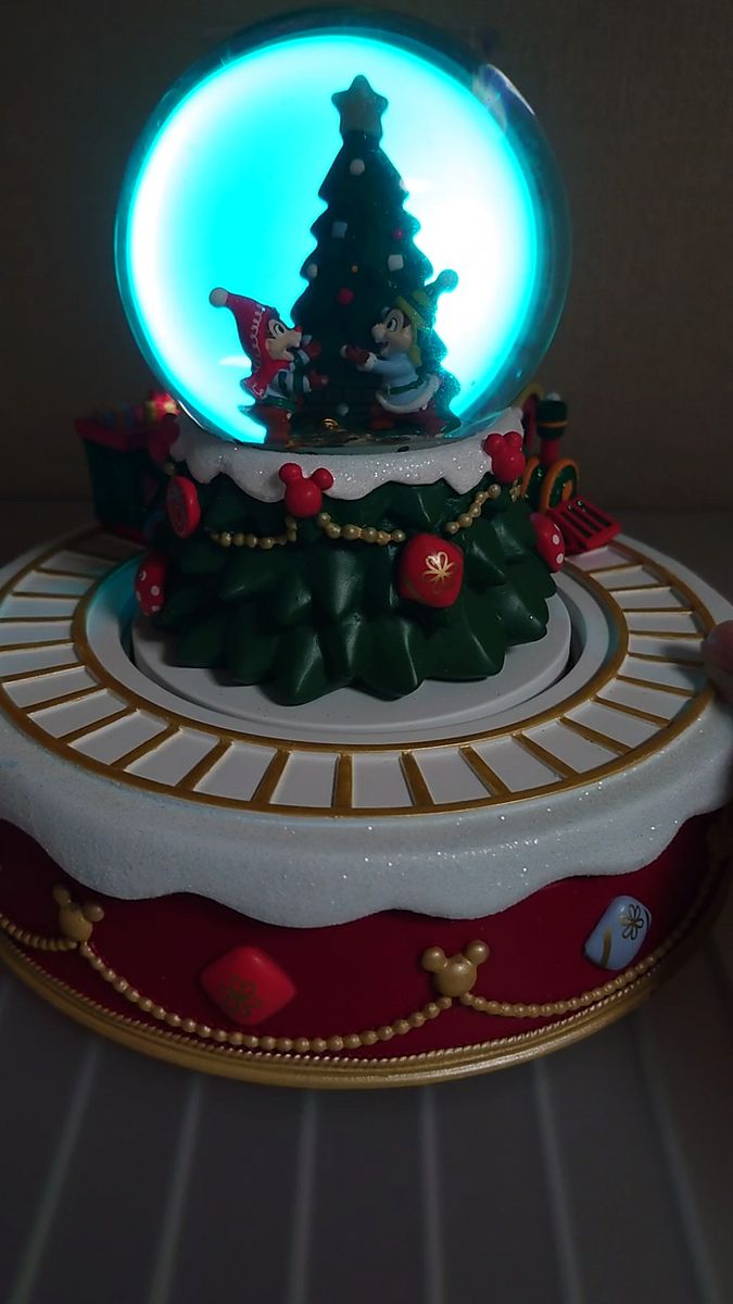 ディズニーストア スノードーム ミッキー チップとデール クリスマス ディズニー