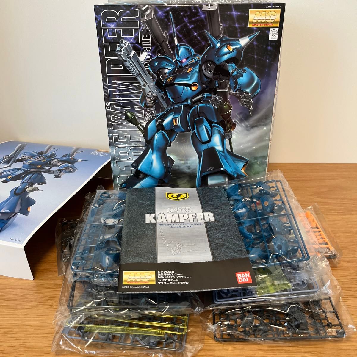 ガンプラ MG 1/100 MS-18E ケンプファー 赤バンダイ 状態良好 ガンプラ MG 1/100 MS-18E ケンプファー 赤バンダイ 状態良好