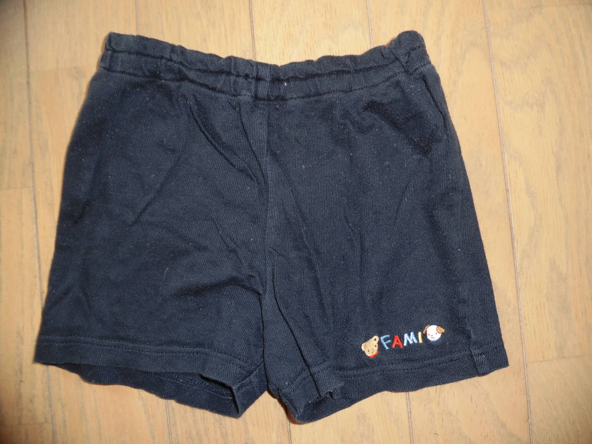  Familia *fami Chan navy blue color short pants *90