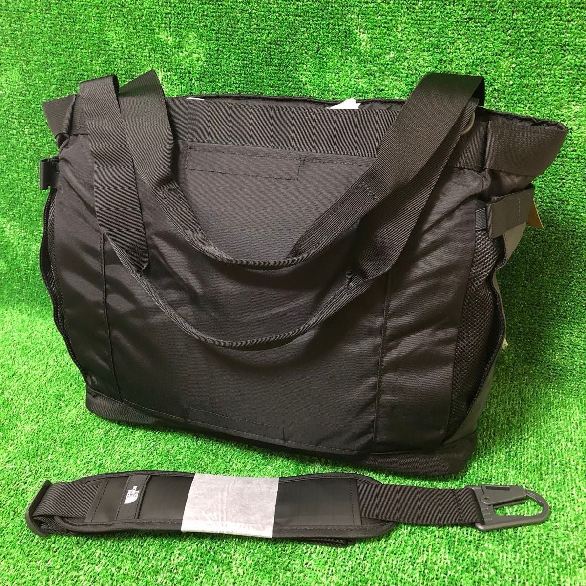 新品 ノースフェイス ベースキャンプボイジャートート ブラック 新品 ノースフェイス ベースキャンプボイジャートート ブラック