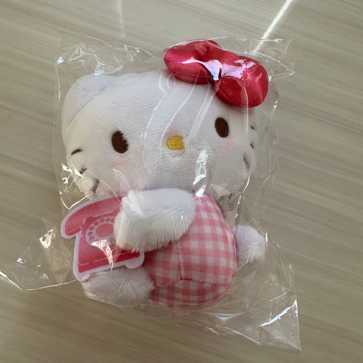 ハローキティ50周年ぬいぐるみ キティちゃんタイニーチャム ハローキティ50周年ぬいぐるみ キティちゃんタイニーチャム