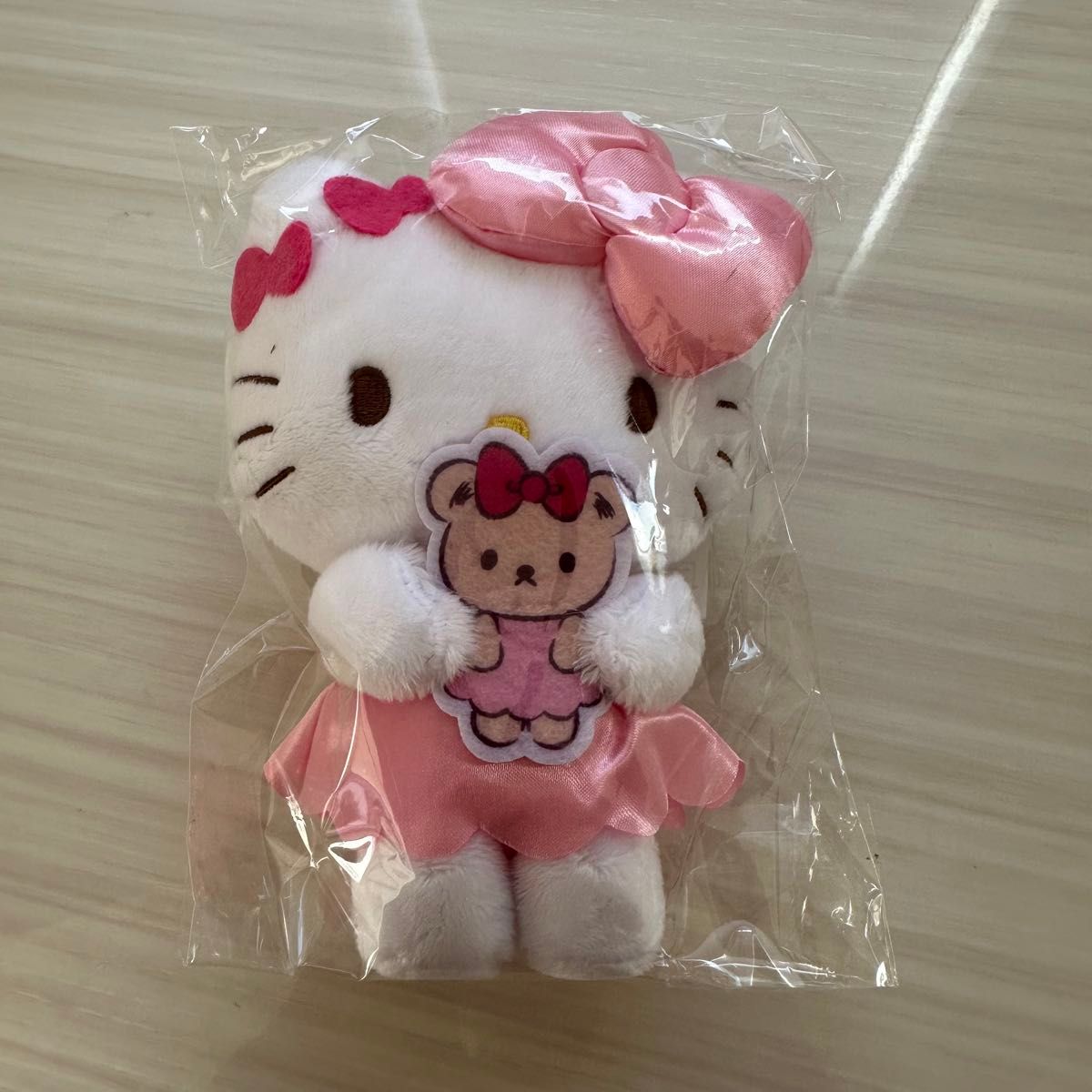 ハローキティ50周年ぬいぐるみ キティちゃんタイニーチャム ハローキティ50周年ぬいぐるみ キティちゃんタイニーチャム