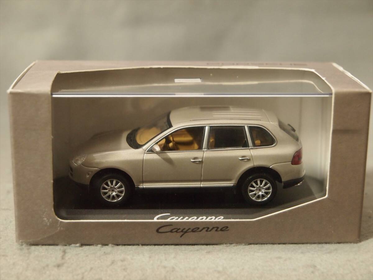 ポルシェ カイエン シルバー ポルシェ ディーラー品 1/43 WAP C20 006 13