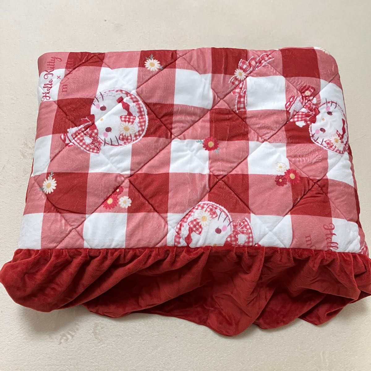 しまむら 青木美沙子さん ハローキティ 敷きパッド サイドフリル しまむら 青木美沙子さん ハローキティ 敷きパッド サイドフリル