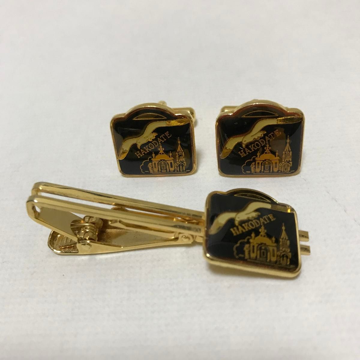 初売り特価】HAKODATE メンズ ネクタイピン カフス セット 箱付 初売り特価】HAKODATE メンズ ネクタイピン カフス セット 箱付