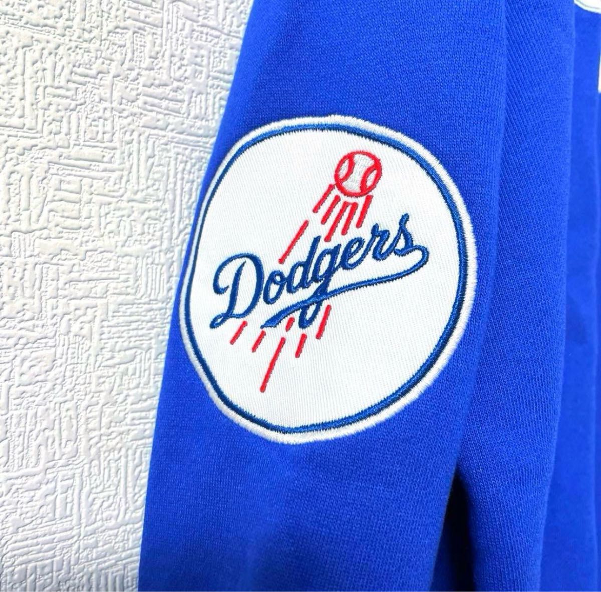新品】MLB ドジャース トレーナー スウェット 裏起毛 ワッペン 新品】MLB ドジャース トレーナー スウェット 裏起毛 ワッペン