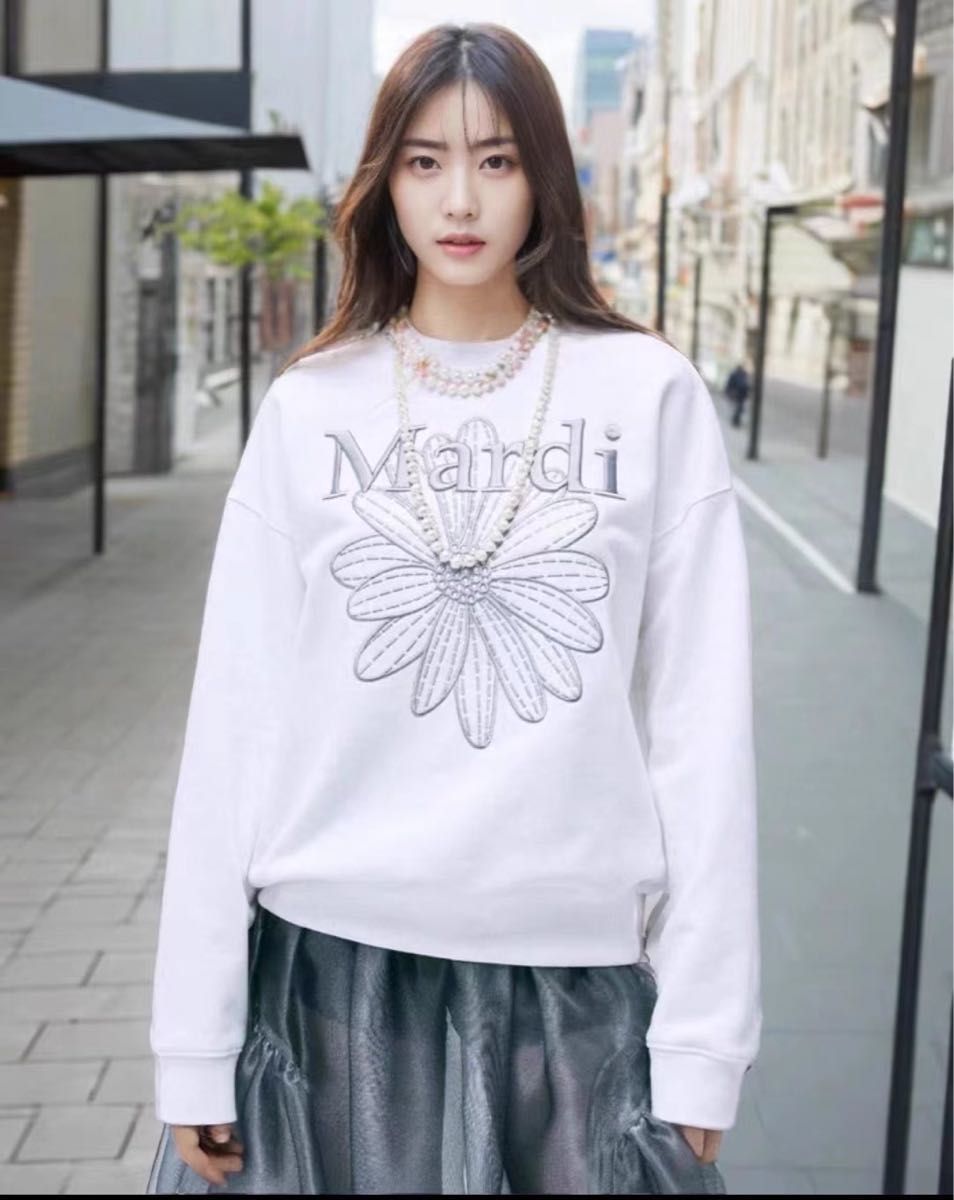 Mardi Mercredi マルディメクルディ スウェット トレーナー 刺繍 Mardi Mercredi マルディメクルディ スウェット トレーナー 刺繍