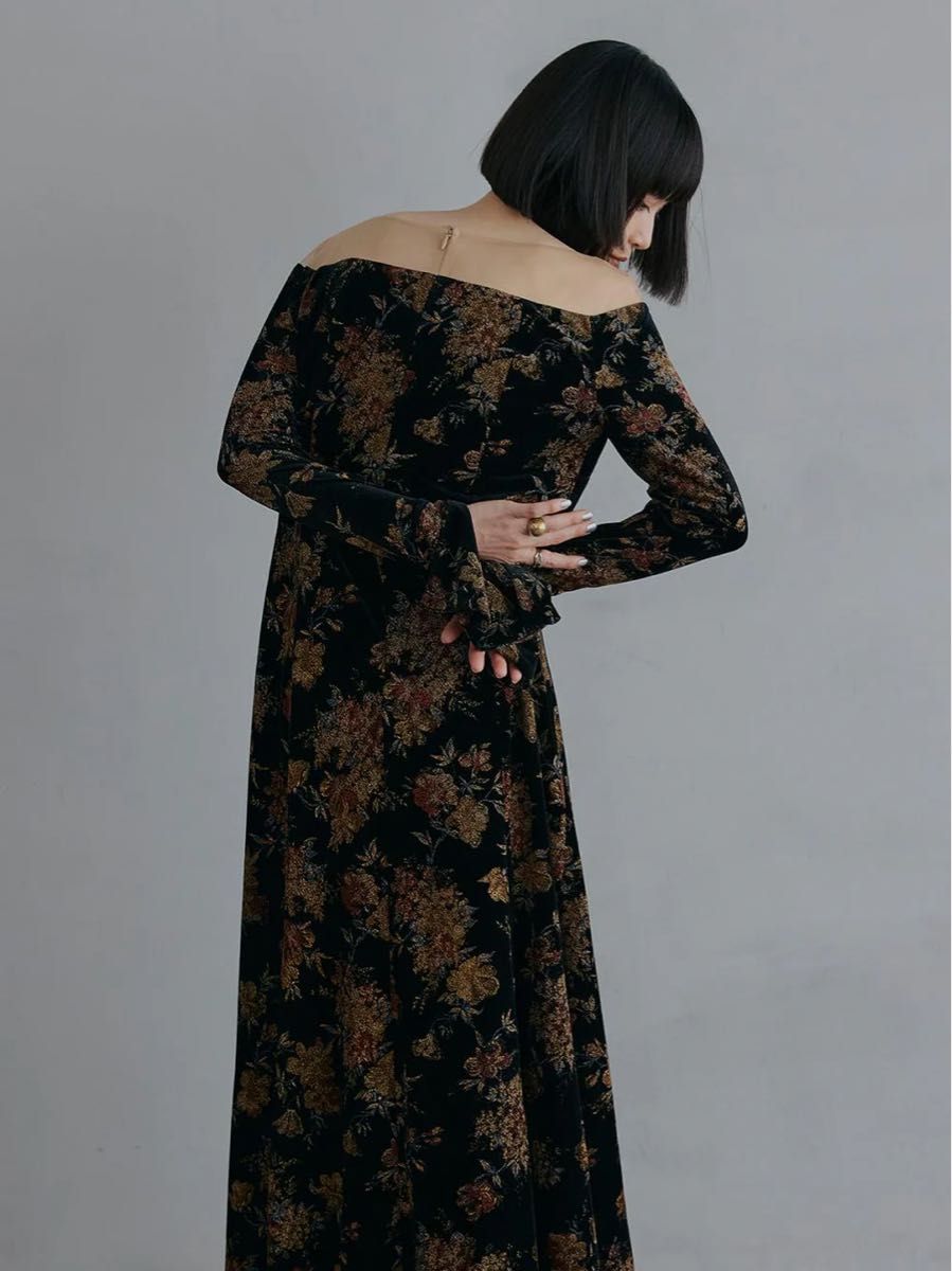 Ameri FLOWER PRINT VELOUR DRESS|Yahoo!フリマ(旧PayPayフリマ) Ameri FLOWER PRINT VELOUR DRESS|Yahoo!フリマ(旧PayPayフリマ)