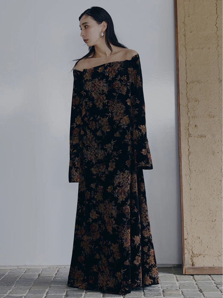 Ameri FLOWER PRINT VELOUR DRESS|Yahoo!フリマ(旧PayPayフリマ) Ameri FLOWER PRINT VELOUR DRESS|Yahoo!フリマ(旧PayPayフリマ)