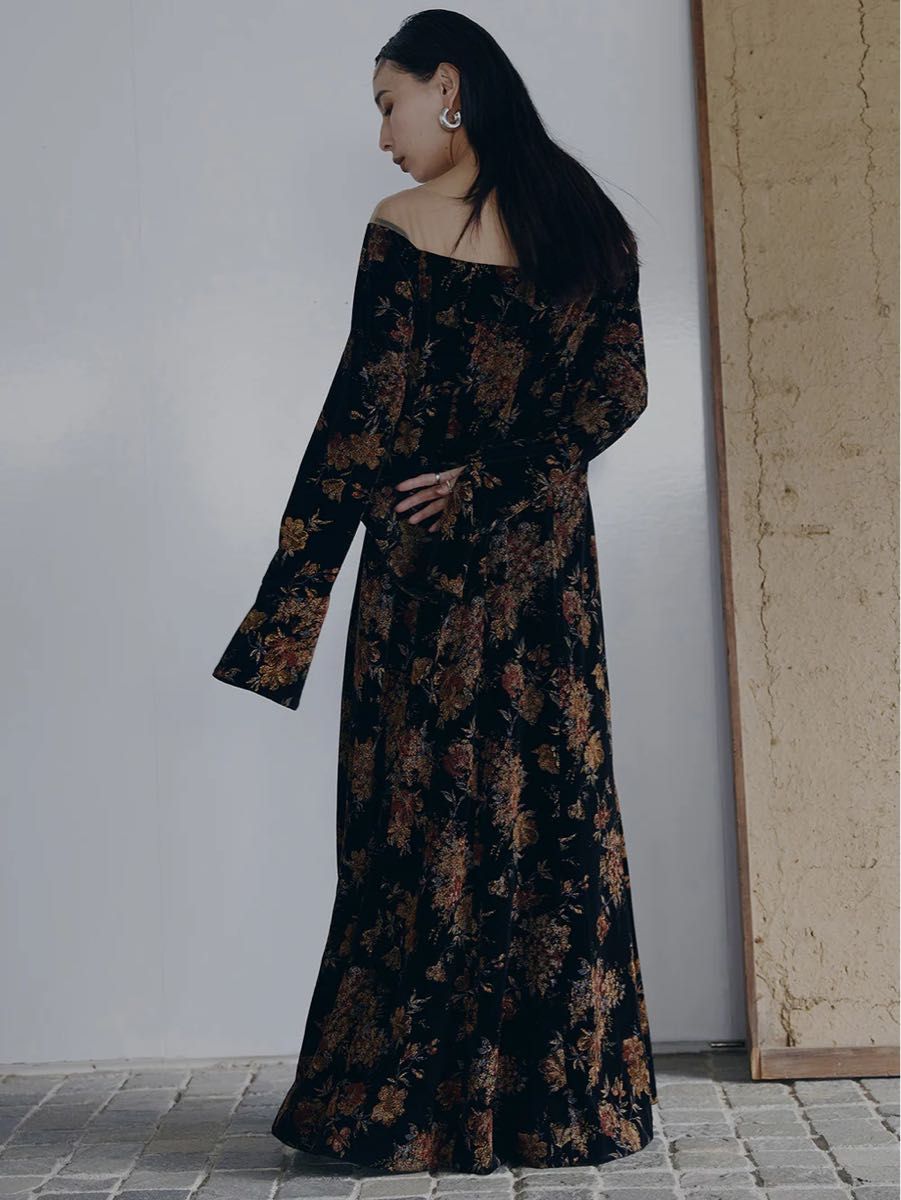 Ameri FLOWER PRINT VELOUR DRESS|Yahoo!フリマ(旧PayPayフリマ) Ameri FLOWER PRINT VELOUR DRESS|Yahoo!フリマ(旧PayPayフリマ)