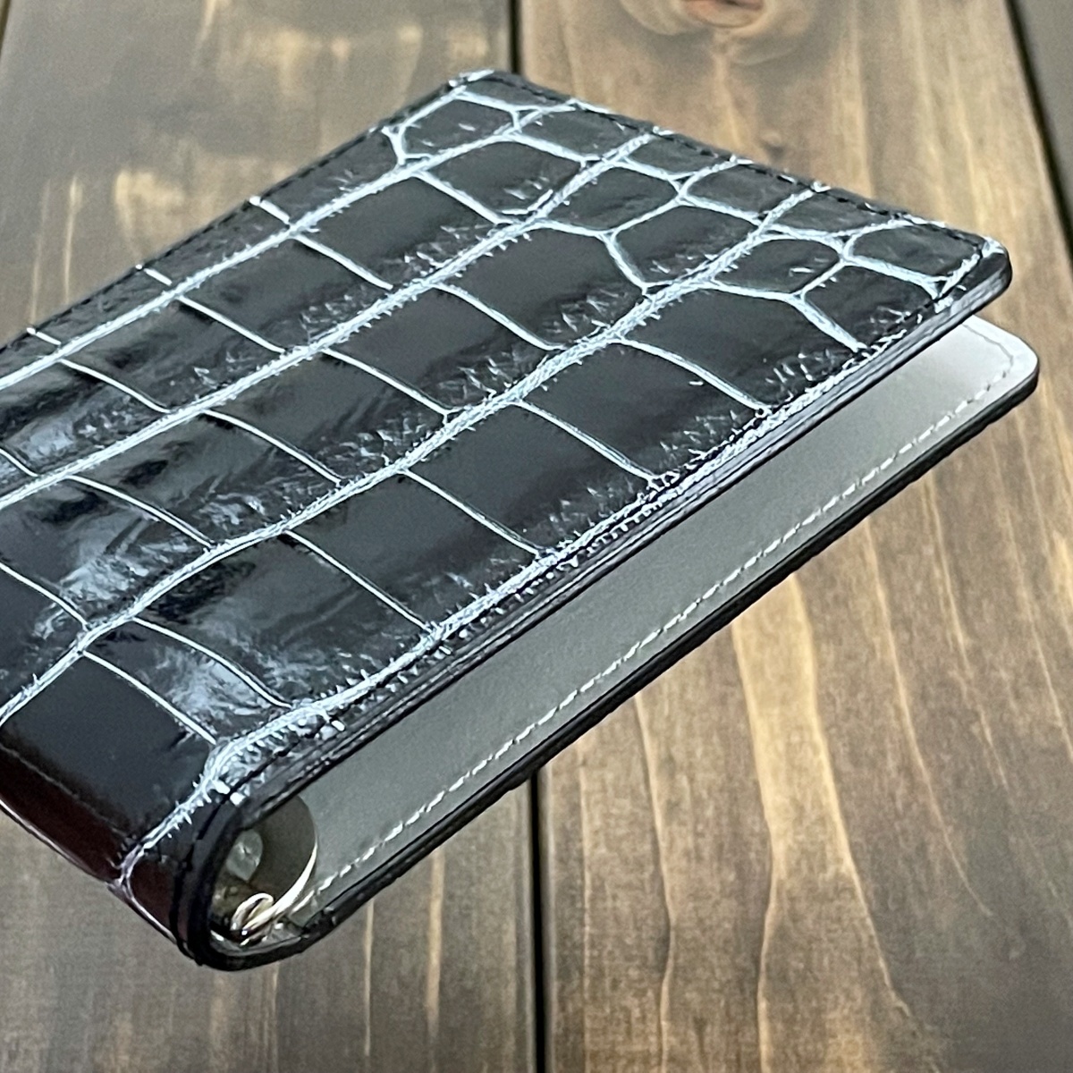クロコダイル マネークリップ ブラック × シルバー マット スモールクロコ ポロサス 財布 艶 人気 ワニ 革 青 本革 レザー ブルー