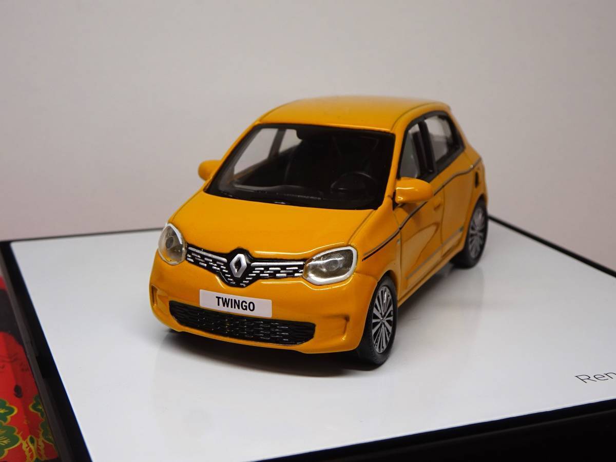 最初の  1/43 NOREV Mangue Jaune III TWINGO RENAULT ディーラー特注 自動車