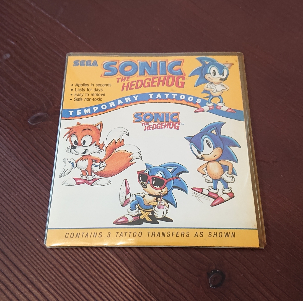 新品 セガ ソニック タトゥーシール 2種類 アメリカ製 SEGA SONIC THE HEDGEHOG CONTAINS 3 TATTOO TRANSFERS AS SHOWN 1993 MADE IN U.S.A_画像1