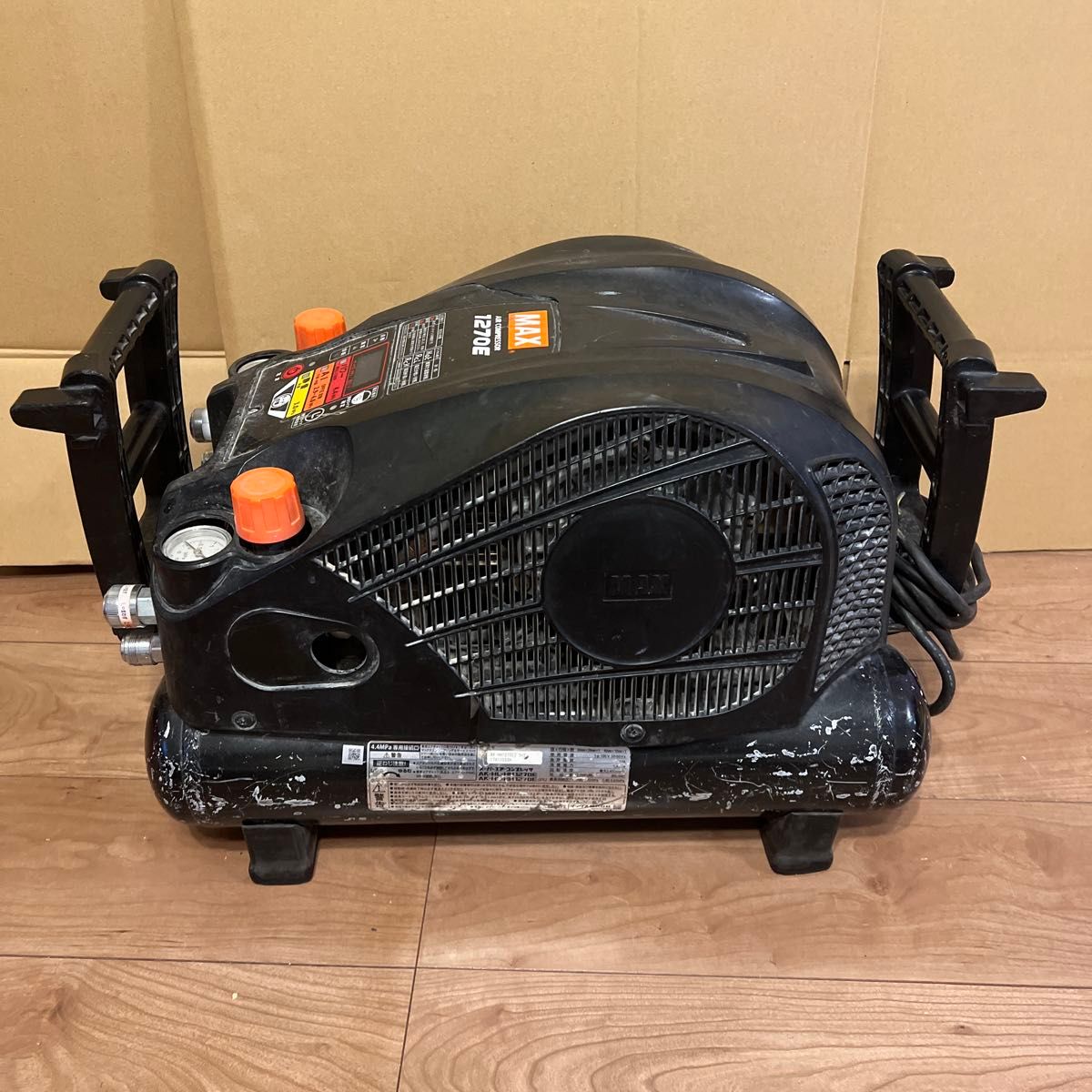 ジャンク品 MAX エアーコンプレッサー AK-HH1270E 高圧 マックス ジャンク品 MAX エアーコンプレッサー AK-HH1270E 高圧 マックス