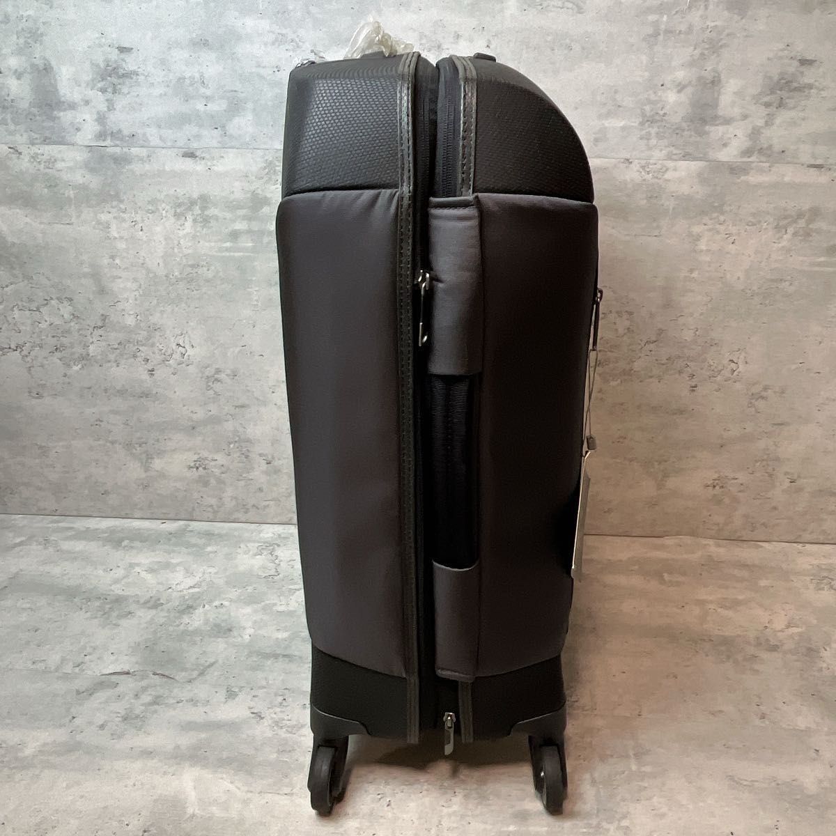 未使用 サムソナイト Samsonite audi アウディ スーツケース 未使用 サムソナイト Samsonite audi アウディ スーツケース