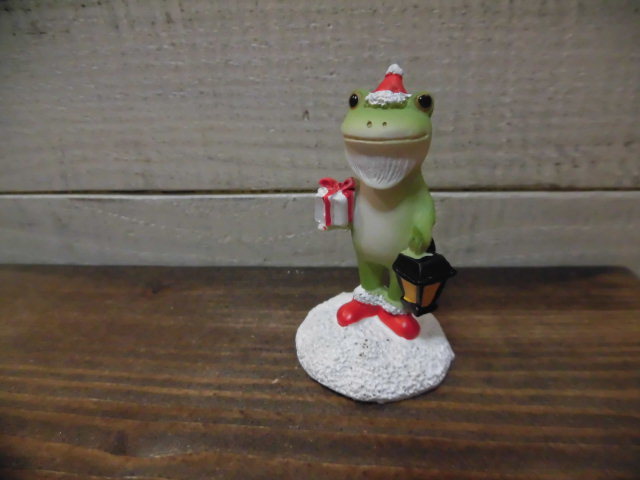 ◎樹脂製◎Xmas かえる 蛙 カエルの置物　オブジェ　雑貨 サンタ プレゼント 　ランプ メリクリ_画像2