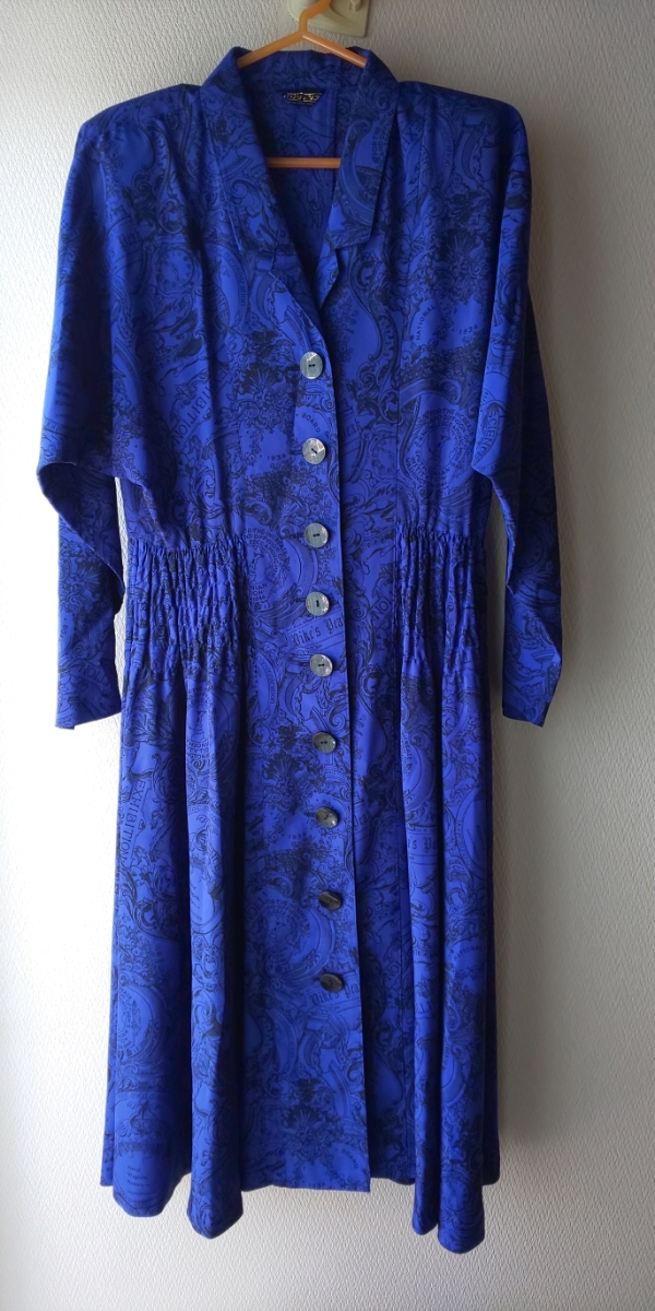 ヤフオク 日本製 長袖 ワンピース 青紫系 紺色 肩パッド付 ヤフオク 日本製 長袖 ワンピース 青紫系 紺色 肩パッド付