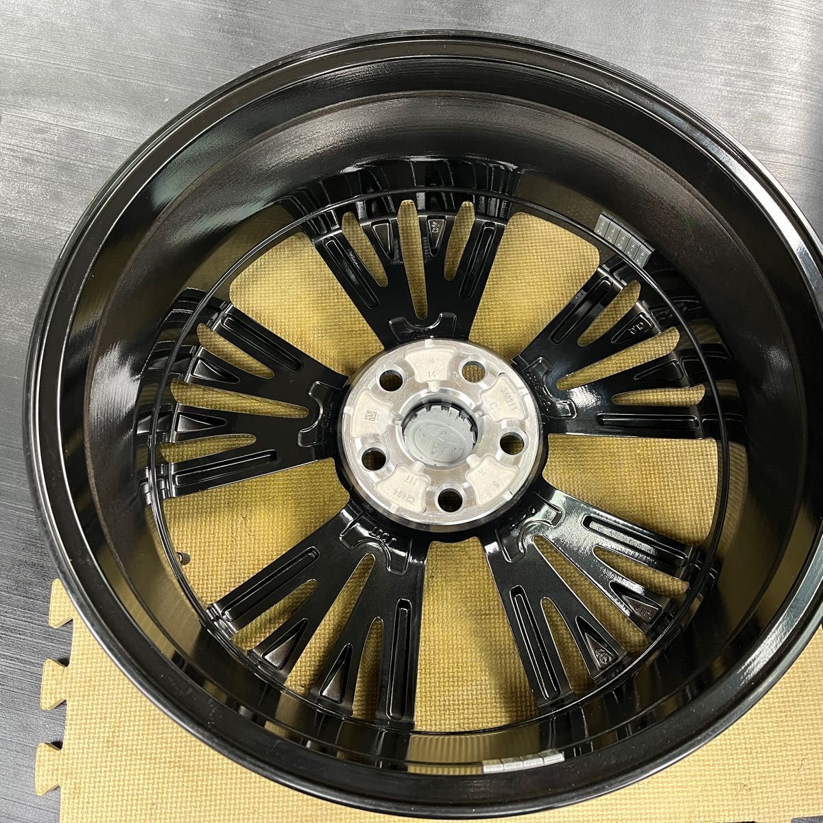 新車外し トヨタ 60系 プリウス 純正 ホイール1本 19インチ6 5J 新車外し トヨタ 60系 プリウス 純正 ホイール1本 19インチ6 5J