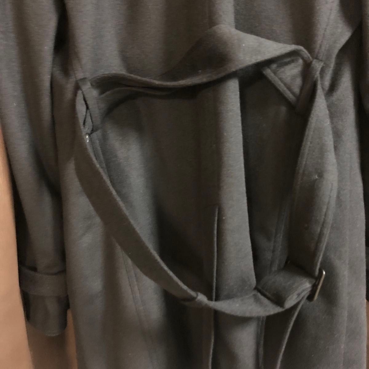 エルメスの綺麗なトレンチコート 黒 カシミヤ メンズ M-Lサイズ エルメスの綺麗なトレンチコート 黒 カシミヤ メンズ M-Lサイズ