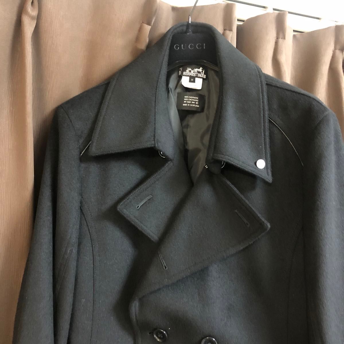 エルメスの綺麗なトレンチコート 黒 カシミヤ メンズ M-Lサイズ エルメスの綺麗なトレンチコート 黒 カシミヤ メンズ M-Lサイズ