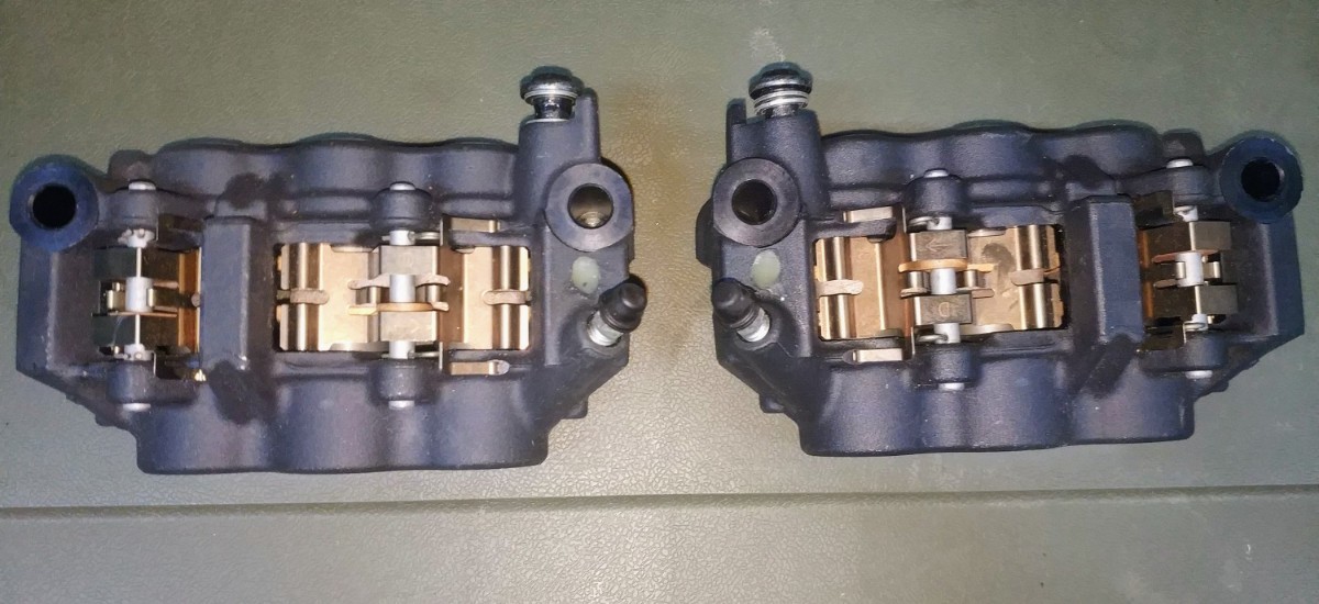 MOSキャリパー 6POT 美品 ピッチ130mm 左右 ラジアル YZF-R1 MOSキャリパー 6POT 美品 ピッチ130mm 左右 ラジアル YZF-R1