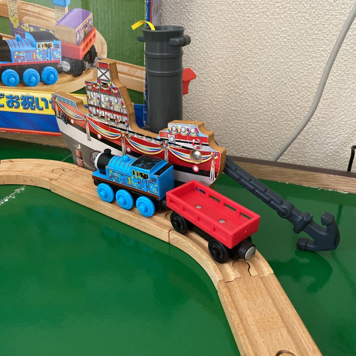 木製トーマス トーマスと花火でお祝いセット|Yahoo!フリマ(旧 木製トーマス トーマスと花火でお祝いセット|Yahoo!フリマ(旧