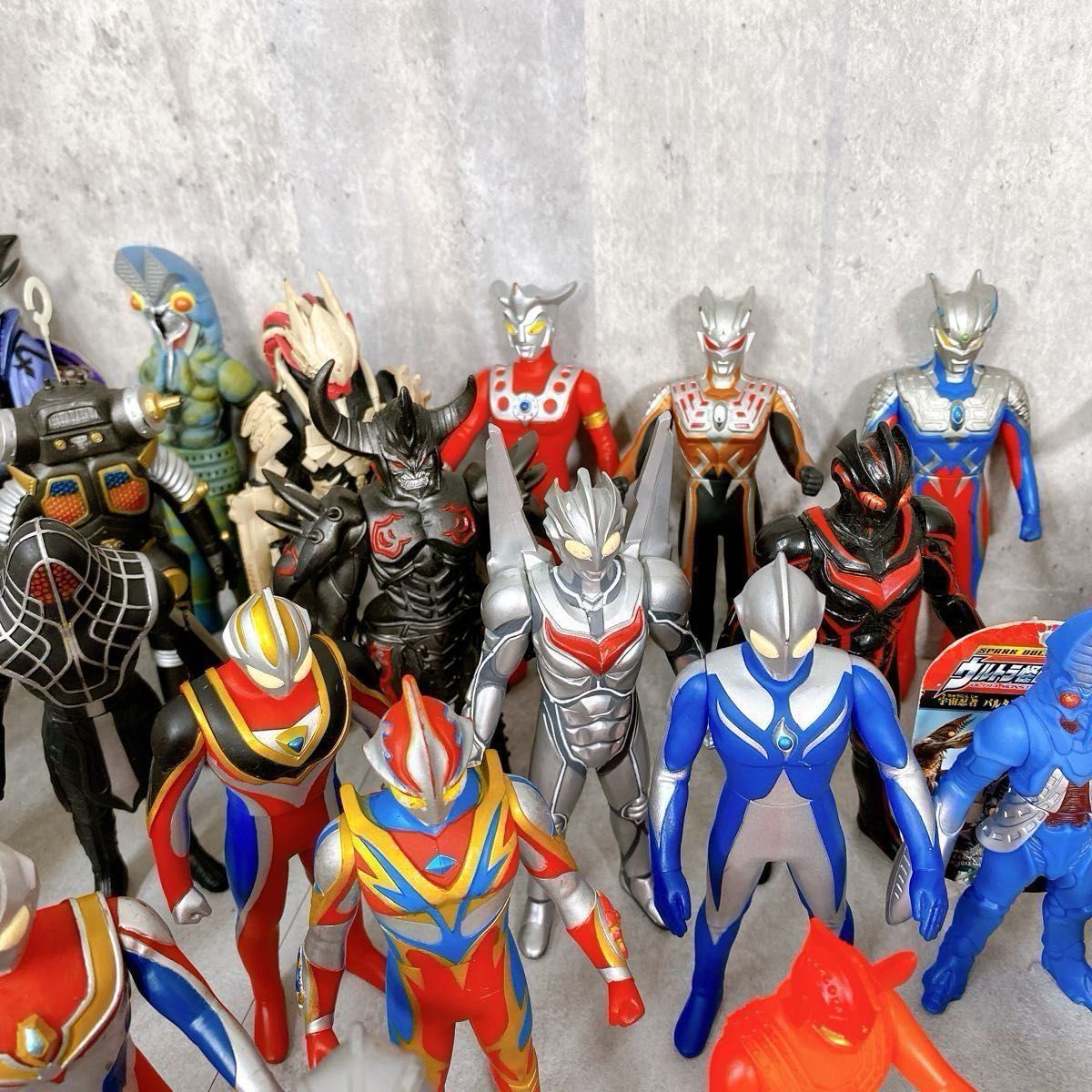 Y336 ウルトラマン & ウルトラ怪獣 シリーズ ソフビ 46体 40体 Y336 ウルトラマン & ウルトラ怪獣 シリーズ ソフビ 46体 40体