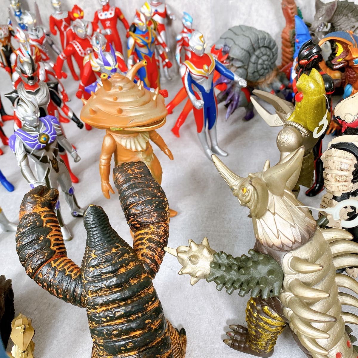 Y336 ウルトラマン & ウルトラ怪獣 シリーズ ソフビ 46体 40体 Y336 ウルトラマン & ウルトラ怪獣 シリーズ ソフビ 46体 40体