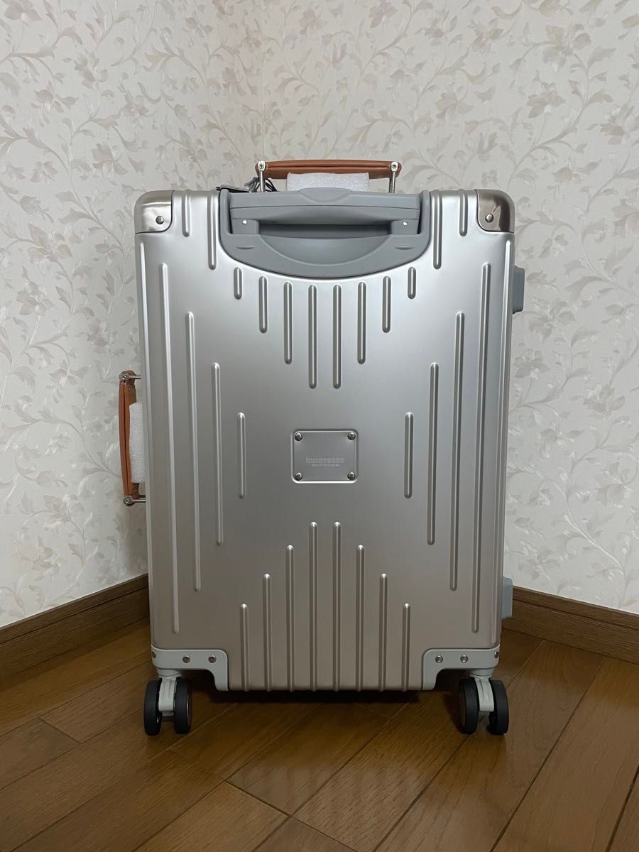 美品/新品/未使用】 innovator イノベータースーツケース アルミ 美品/新品/未使用】 innovator イノベータースーツケース アルミ