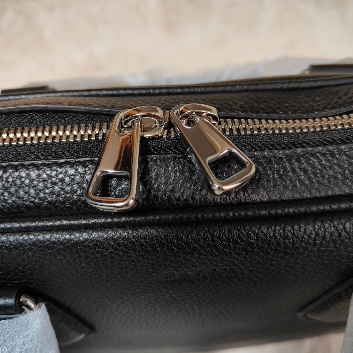 新品 付属品完備 牛革 2WAY BALLY ビジネスバッグ A4サイズ 新品 付属品完備 牛革 2WAY BALLY ビジネスバッグ A4サイズ