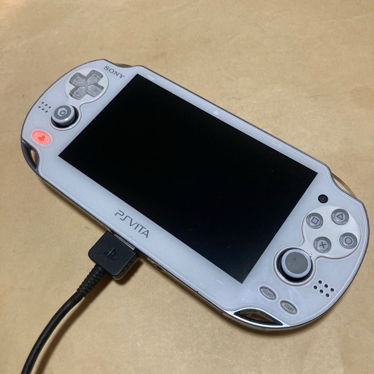 送料無料 PSVITA PCH-1000 WIFI クリスタルホワイト ジャンク 送料無料 PSVITA PCH-1000 WIFI クリスタルホワイト ジャンク