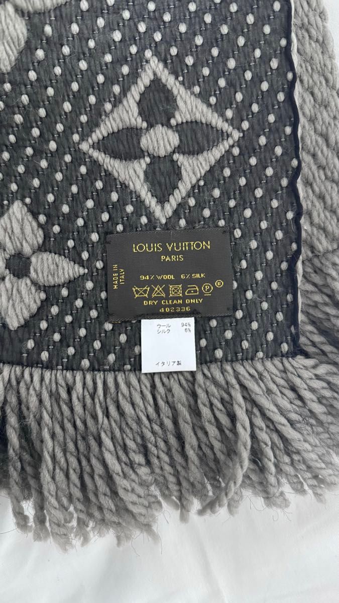LOUIS VUITTON エシャルプ ロゴマニア マフラー グレー ルイ LOUIS VUITTON エシャルプ ロゴマニア マフラー グレー ルイ