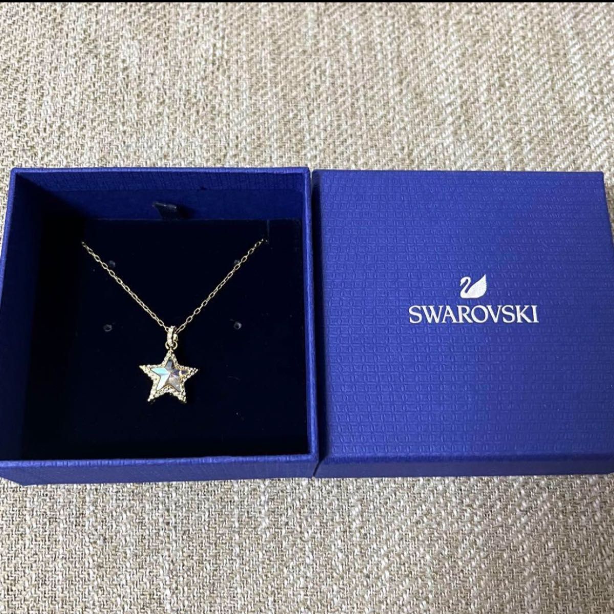 スワロフスキー ネックレス Affect Star リバーシブル 星 正規品 美品 箱付 スワロフスキー ネックレス Affect Star リバーシブル 星 正規品 美品 箱付