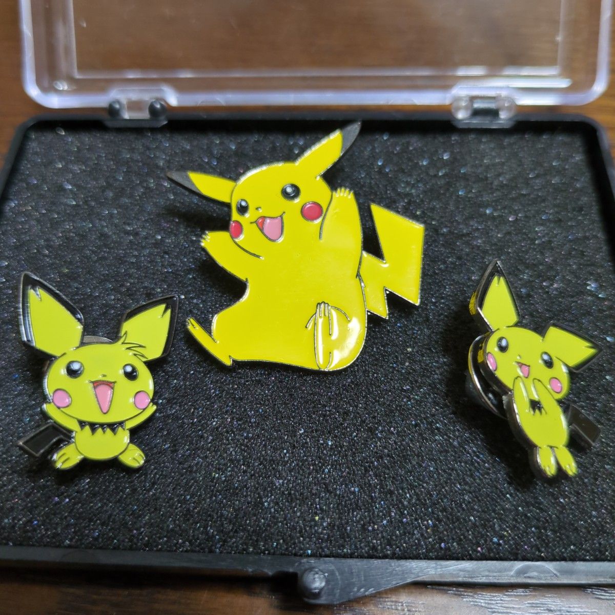 ピチュー ピカチュウ バッジ ピンバッジ ピンズ ポケモン 劇場版 ピチュー ピカチュウ バッジ ピンバッジ ピンズ ポケモン 劇場版