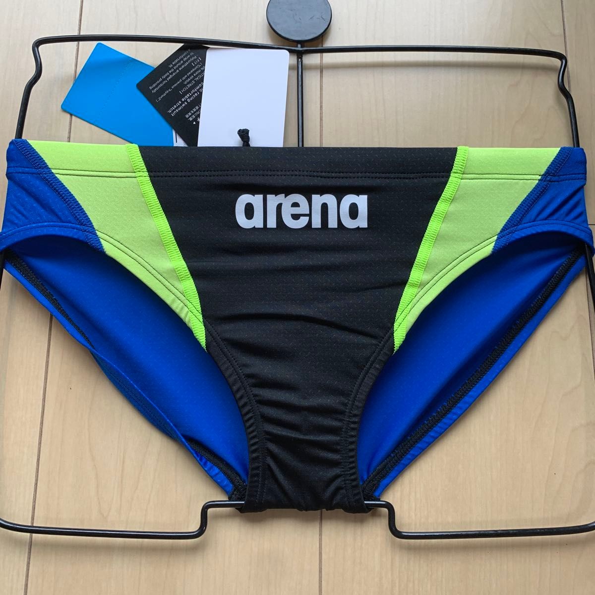 新品 タグ付き arena 競パン 競泳水着 Vパン ブーメラン L 新品 タグ付き arena 競パン 競泳水着 Vパン ブーメラン L