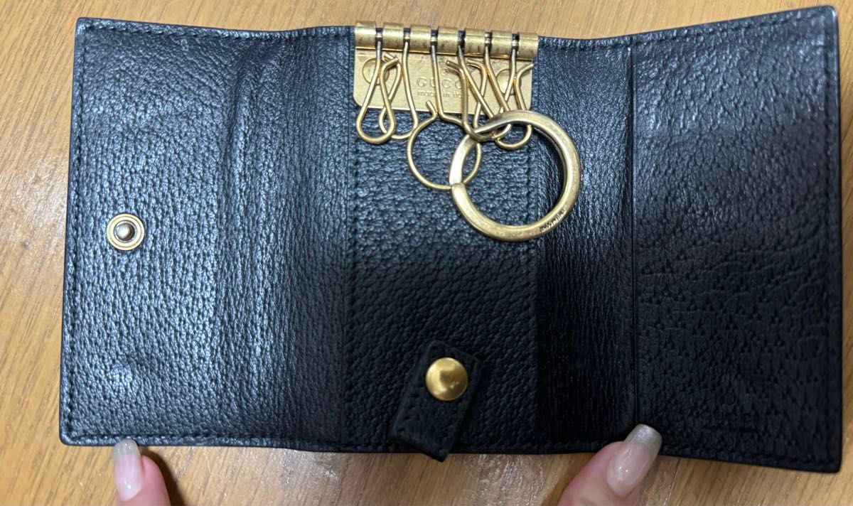グッチ GUCCI 6連キーケース レザー 蜂 黒 ブラック GUCCI キー グッチ GUCCI 6連キーケース レザー 蜂 黒 ブラック GUCCI キー