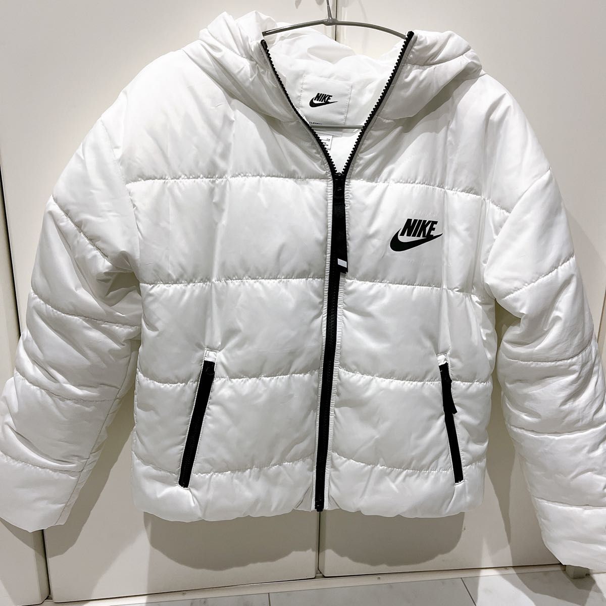 美品】NIKE ダウンジャケット ホワイト S|Yahoo!フリマ(旧 美品】NIKE ダウンジャケット ホワイト S|Yahoo!フリマ(旧