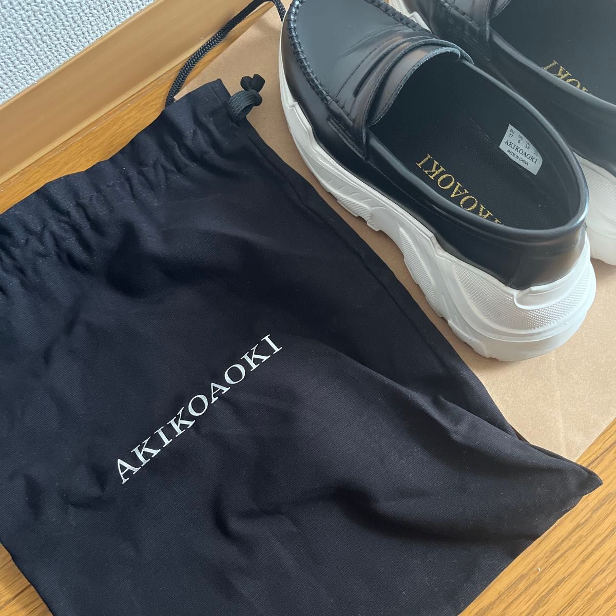 AKIKOAOKI ローファー Regulated Gravity BK×WH|Yahoo!フリマ AKIKOAOKI ローファー Regulated Gravity BK×WH|Yahoo!フリマ