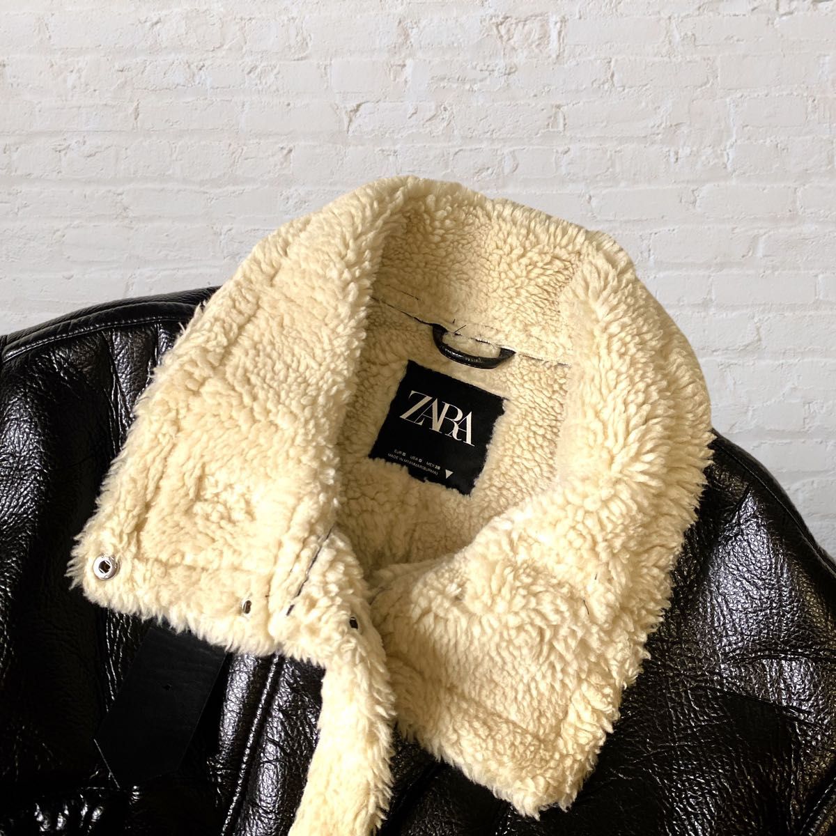 美品】ZARA ザラ フェイクレザー ムートン ボアジャケット S M 美品】ZARA ザラ フェイクレザー ムートン ボアジャケット S M