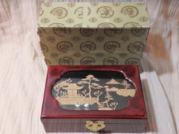 中国製 ジュエリーケース 木製 立体切り絵 薔薇 中国工芸 宝石箱 小物入れ アクセサリー収納_画像1