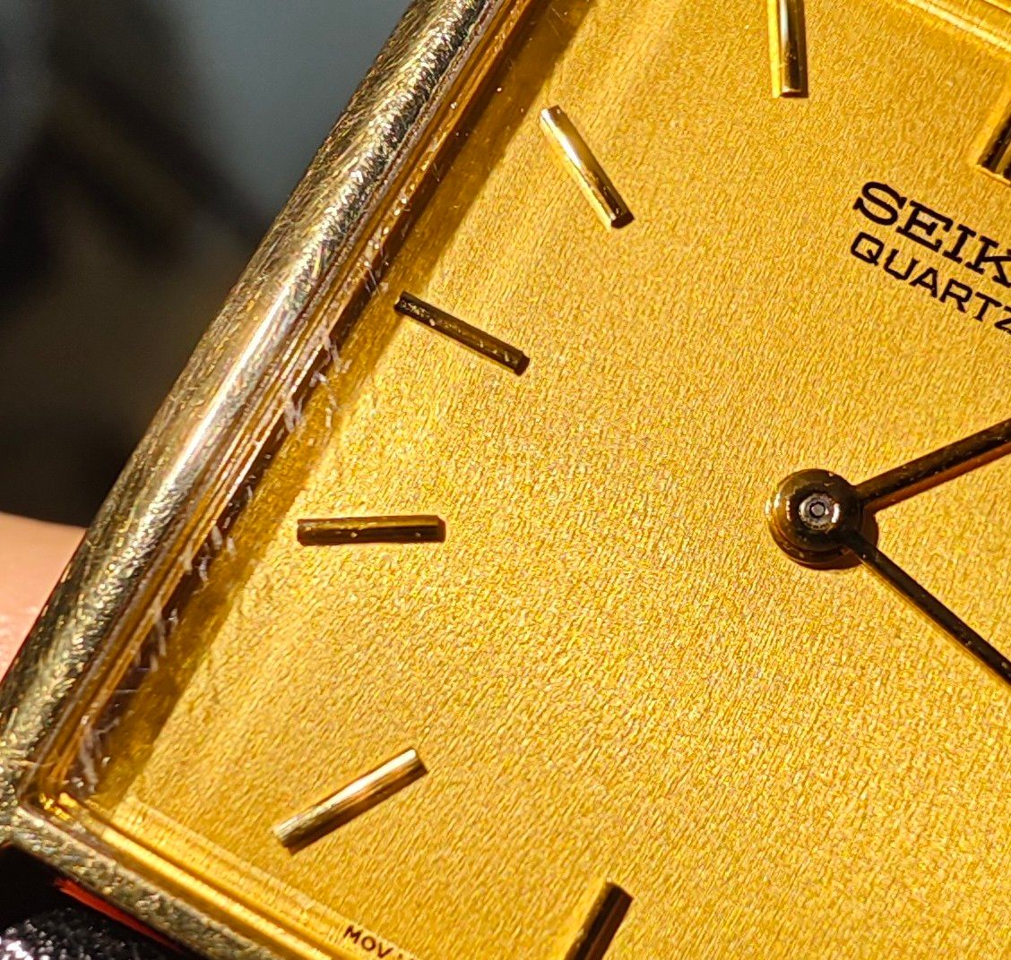 SEIKO セイコー スクエア型 金文字盤 ゴールド 2針 ヴィンテージ SEIKO セイコー スクエア型 金文字盤 ゴールド 2針 ヴィンテージ