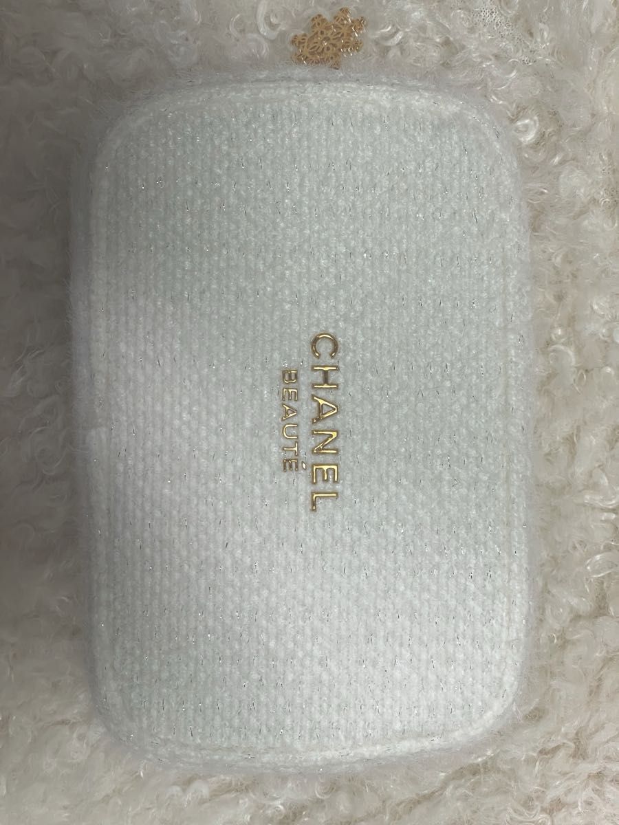 CHANELシャネル 2024 ホリデー クリスマスコフレ ポーチのみ CHANELシャネル 2024 ホリデー クリスマスコフレ ポーチのみ